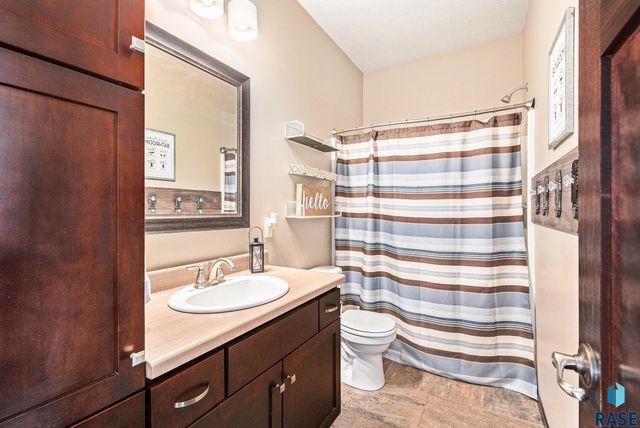 1015 N Cole Ave Avenue, Tea, SD 57064