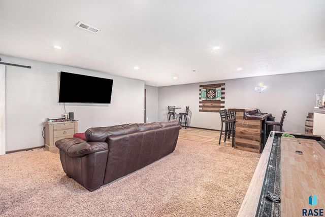 1015 N Cole Ave Avenue, Tea, SD 57064