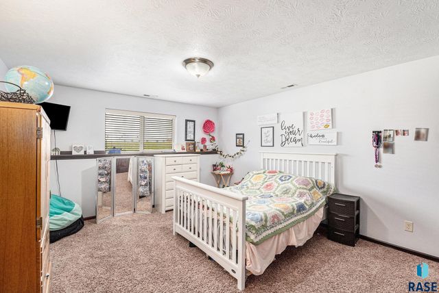 1015 N Cole Ave Avenue, Tea, SD 57064