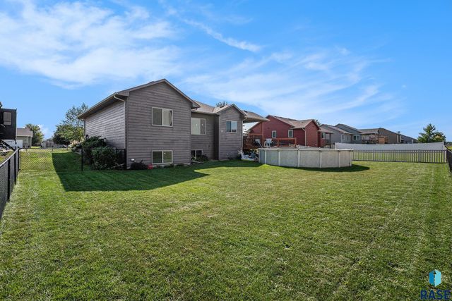 1015 N Cole Ave Avenue, Tea, SD 57064