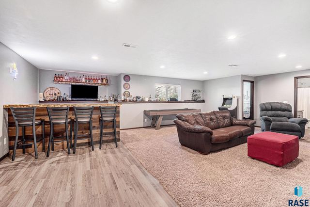 1015 N Cole Ave Avenue, Tea, SD 57064