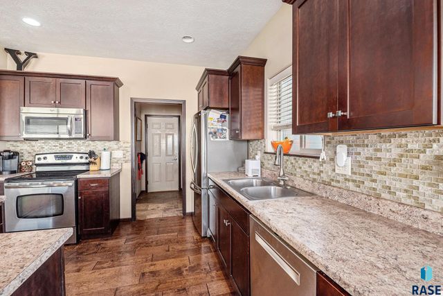 1015 N Cole Ave Avenue, Tea, SD 57064