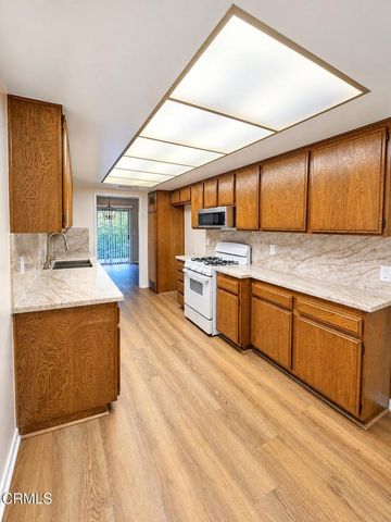 2718 Piedmont Avenue 9, Montrose, CA 91020