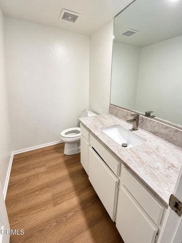 2718 Piedmont Avenue 9, Montrose, CA 91020