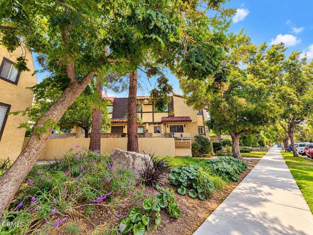 2718 Piedmont Avenue 9, Montrose, CA 91020