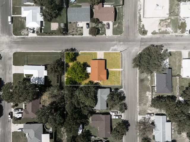 202 S S. Willis street, Lampasas, TX 76550