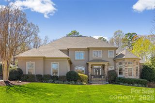 8225 Victoria Lake Drive, Waxhaw, NC 28173