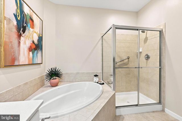 6102 LILAC CT, Upper Gwynedd, PA 19446