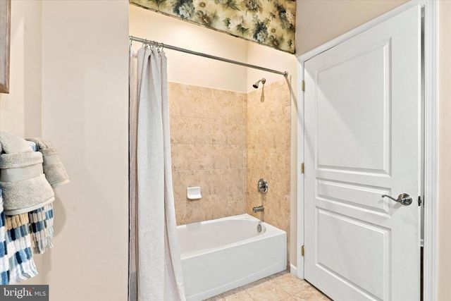 6102 LILAC CT, Upper Gwynedd, PA 19446