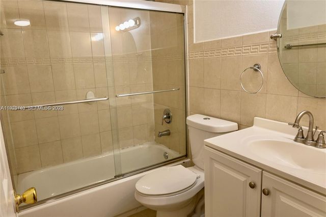 21 SW 113th Ave 103, Sweetwater, FL 33174