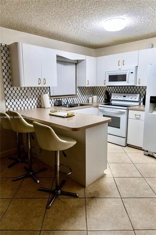 21 SW 113th Ave 103, Sweetwater, FL 33174