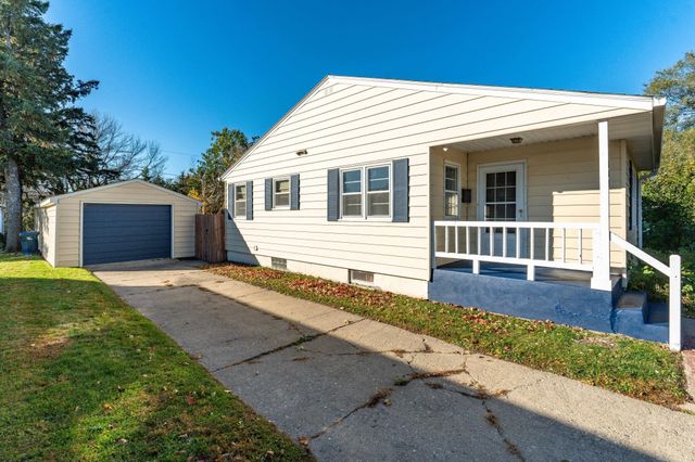 509 W Douglas Avenue, Fergus Falls, MN 56537