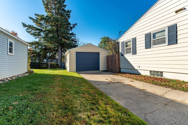 509 W Douglas Avenue, Fergus Falls, MN 56537