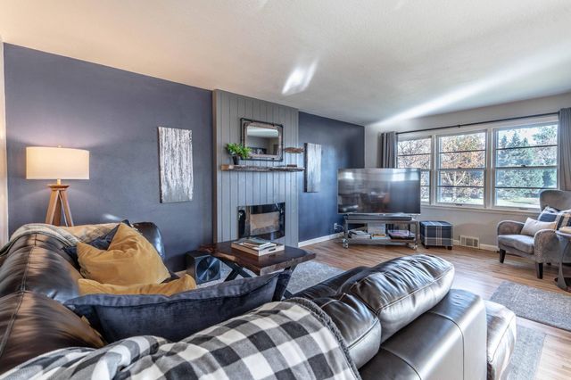 509 W Douglas Avenue, Fergus Falls, MN 56537