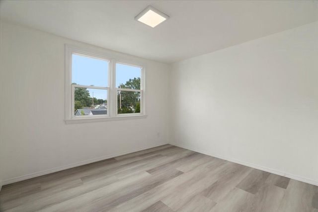 7205 41 STREET, Kenosha, WI 53142