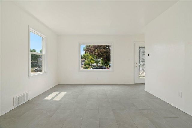 7205 41 STREET, Kenosha, WI 53142