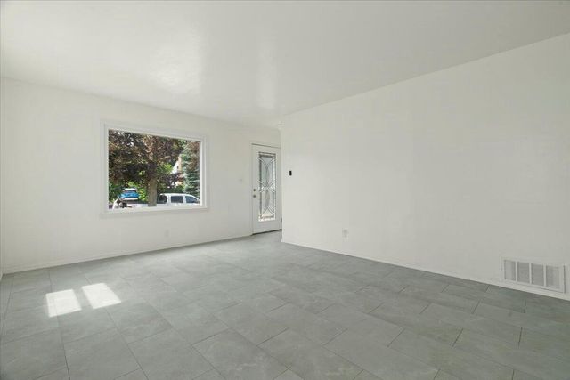 7205 41 STREET, Kenosha, WI 53142