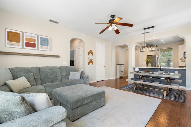 10065 Waterfield Dr, Elk Grove, CA 95757