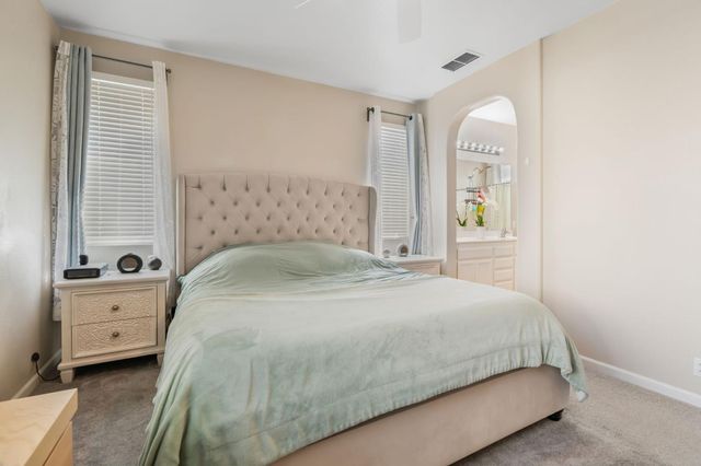 10065 Waterfield Dr, Elk Grove, CA 95757