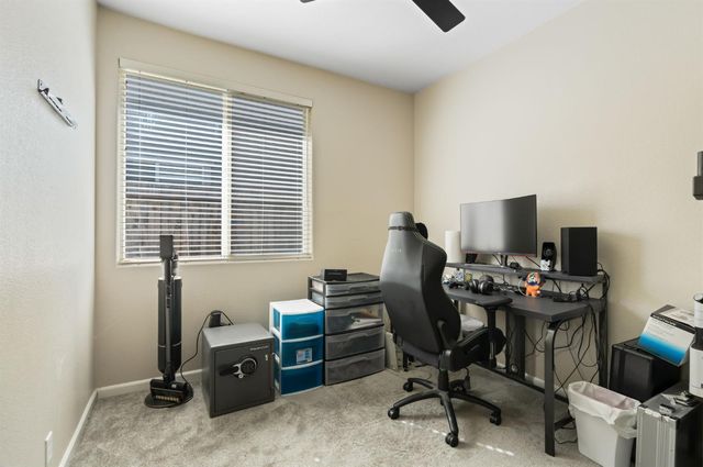 10065 Waterfield Dr, Elk Grove, CA 95757