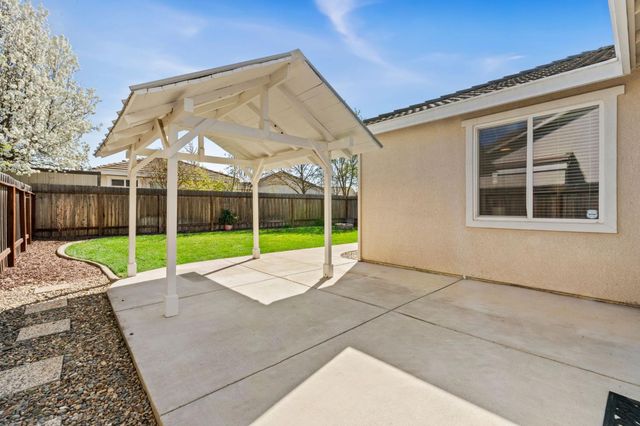 10065 Waterfield Dr, Elk Grove, CA 95757
