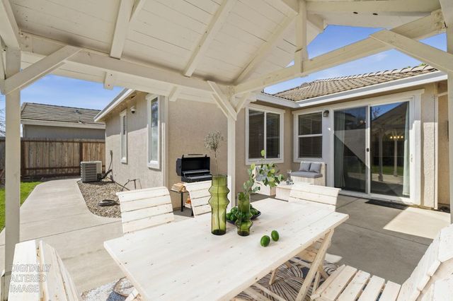 10065 Waterfield Dr, Elk Grove, CA 95757