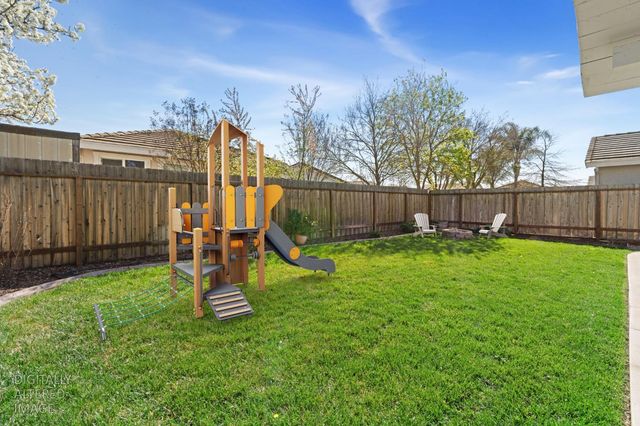 10065 Waterfield Dr, Elk Grove, CA 95757