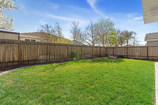 10065 Waterfield Dr, Elk Grove, CA 95757