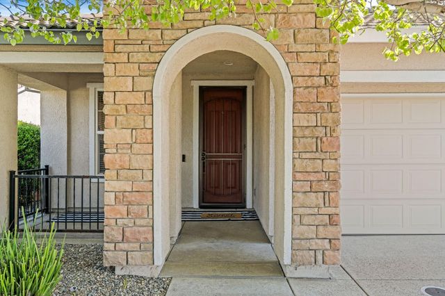 10065 Waterfield Dr, Elk Grove, CA 95757