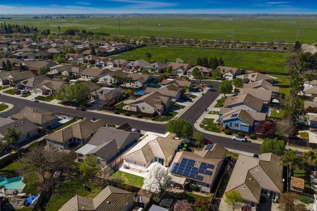 10065 Waterfield Dr, Elk Grove, CA 95757