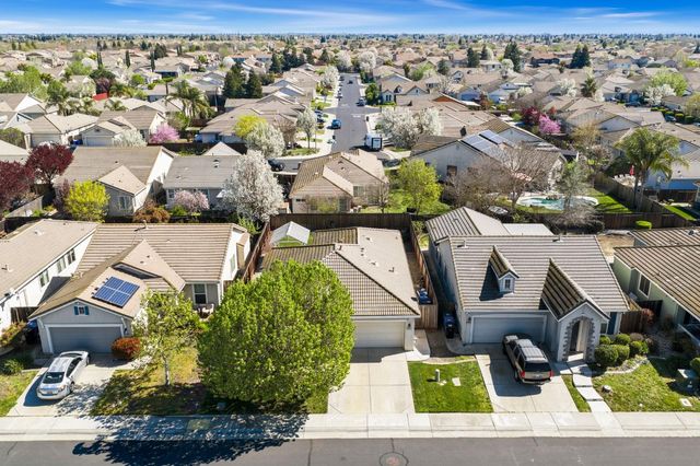 10065 Waterfield Dr, Elk Grove, CA 95757