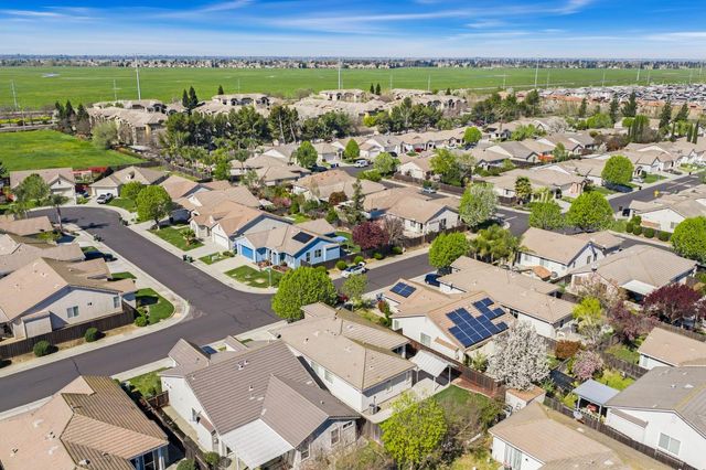 10065 Waterfield Dr, Elk Grove, CA 95757