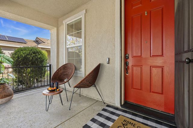 10065 Waterfield Dr, Elk Grove, CA 95757