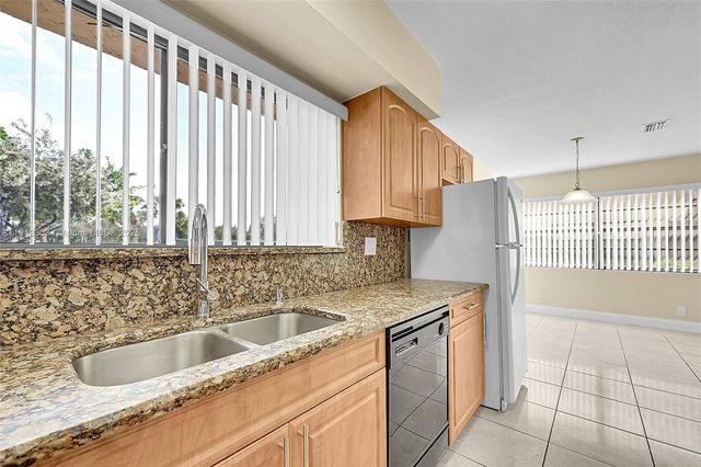 2532 SE Coral Springs Dr 2532, Coral Springs, FL 33065