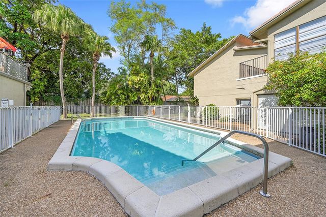 2532 SE Coral Springs Dr 2532, Coral Springs, FL 33065