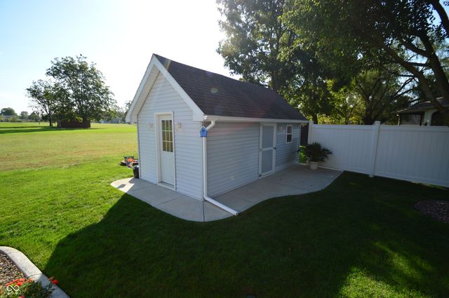 1227 Pendle Hill Avenue, Pendleton, IN 46064