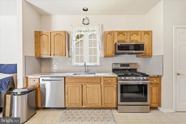 23 JUMPING BROOK LA, Barnegat, NJ 08005