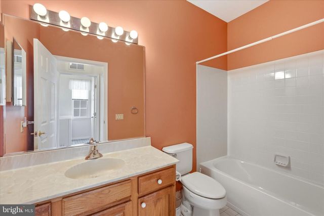 23 JUMPING BROOK LA, Barnegat, NJ 08005