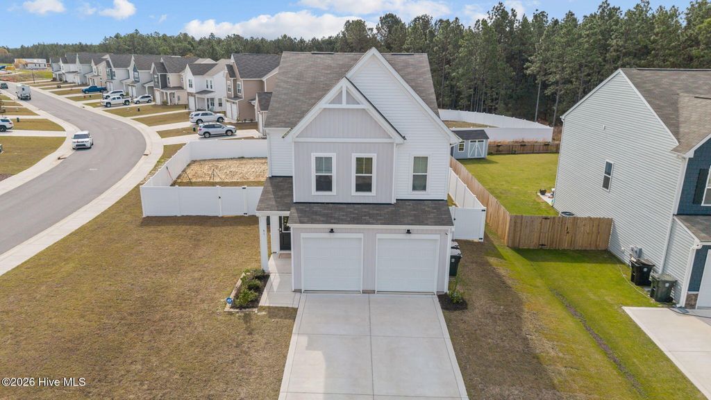 51 Walkabout Drive, Aberdeen, NC 28315