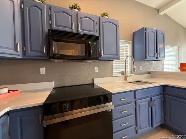 423 W Craig Pl Apt 4, San Antonio, TX 78212