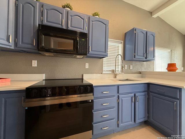 423 W Craig Pl Apt 4, San Antonio, TX 78212
