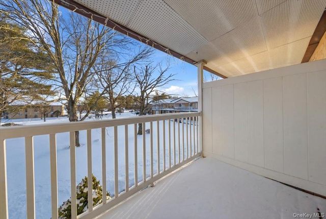 15 Artist Lake Drive, Middle Island, NY 11953