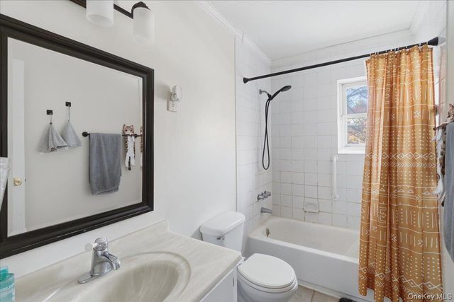 15 Artist Lake Drive, Middle Island, NY 11953