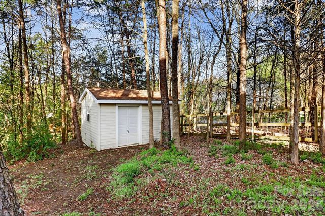 3034 Tom Savage Drive, Harrisburg, NC 28075