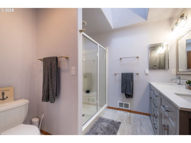 760 Sw RANGE Dr, Waldport, OR 97394