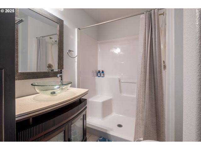 760 Sw RANGE Dr, Waldport, OR 97394