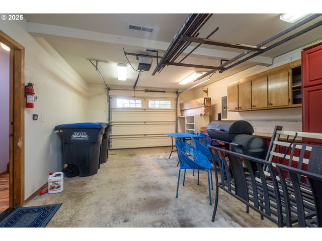 760 Sw RANGE Dr, Waldport, OR 97394