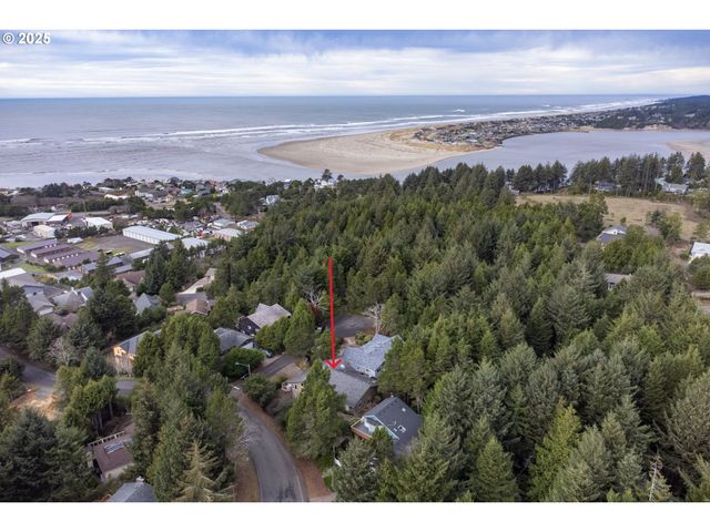 760 Sw RANGE Dr, Waldport, OR 97394