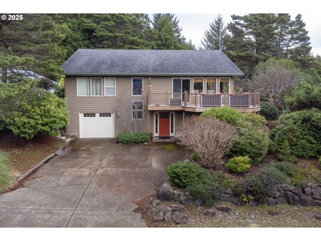 760 Sw RANGE Dr, Waldport, OR 97394