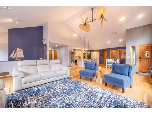 760 Sw RANGE Dr, Waldport, OR 97394